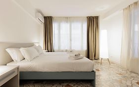 Giordano Luxury Home